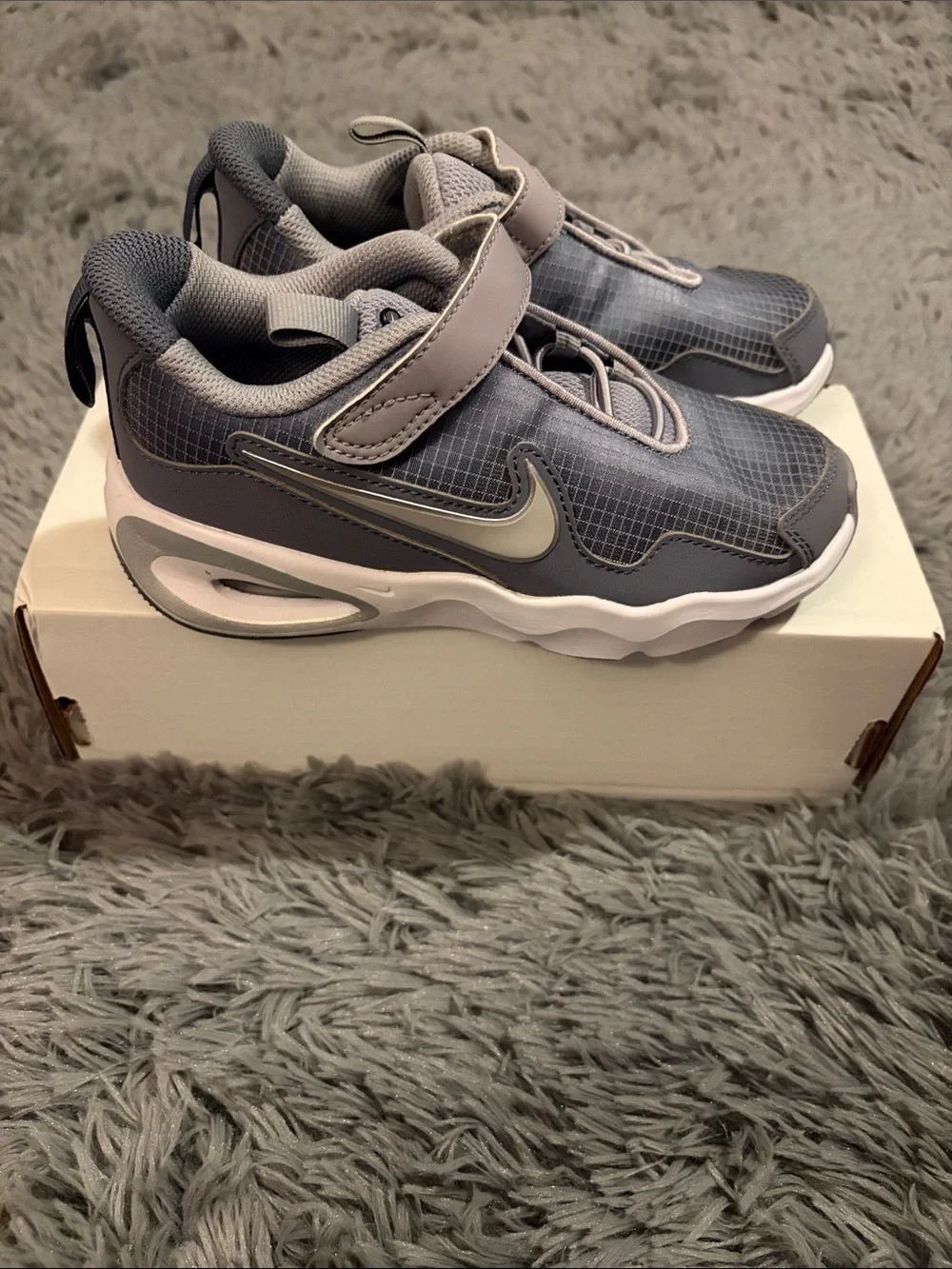 Brand New Kids Nike Air Max Nova Sneaker Little Kid Size 12M